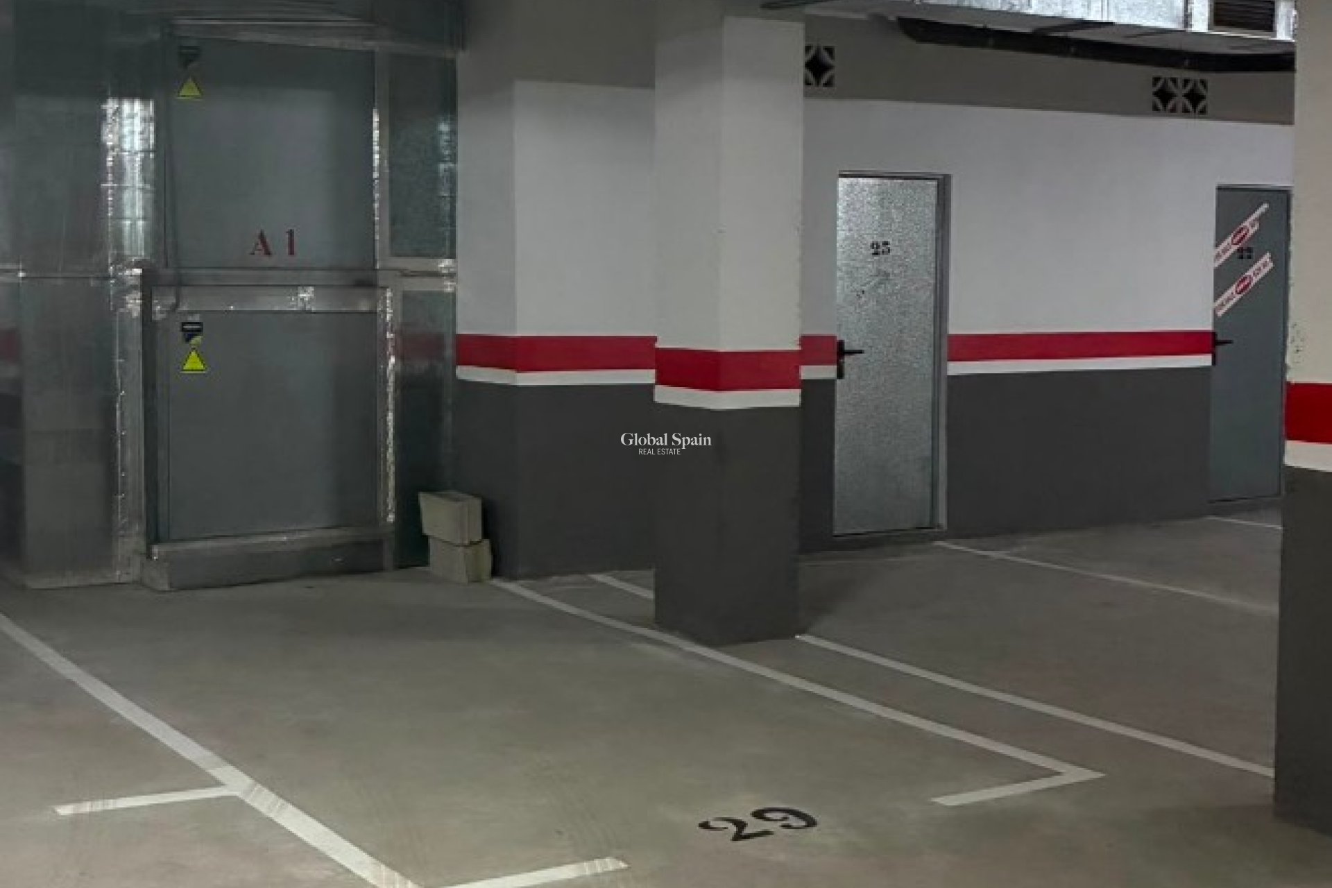 Odsprzedaż - MIEJSCA PARKINGOWE / GARAZ -
ALGORFA - 