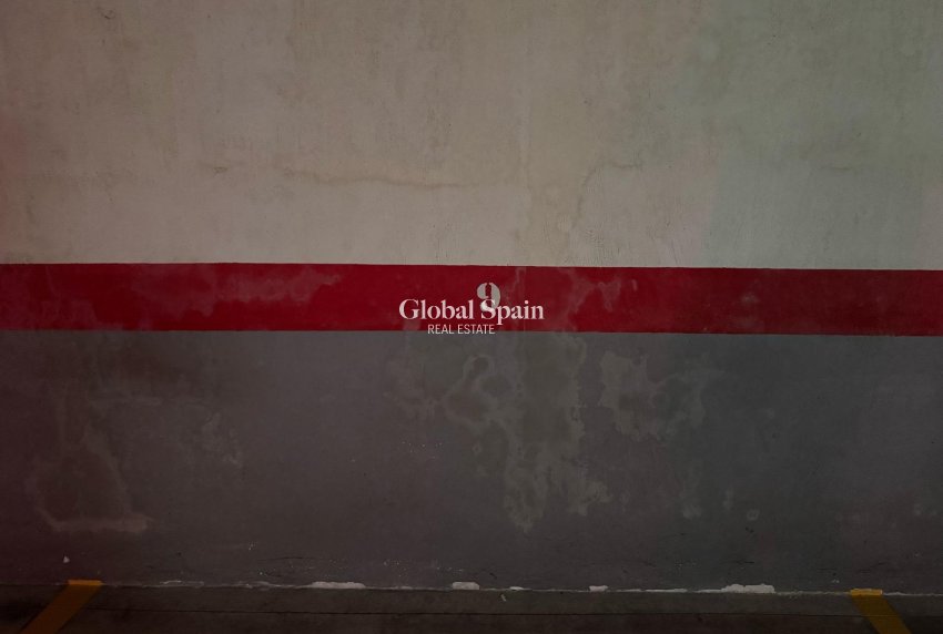 Odsprzedaż - MIEJSCA PARKINGOWE / GARAZ -
TORREVIEJA - Centro