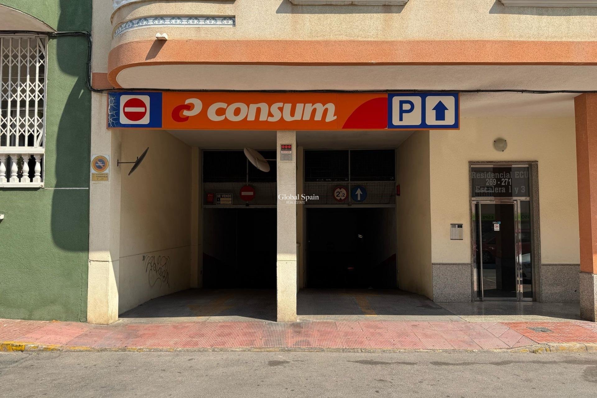 Odsprzedaż - MIEJSCA PARKINGOWE / GARAZ -
TORREVIEJA - Centro