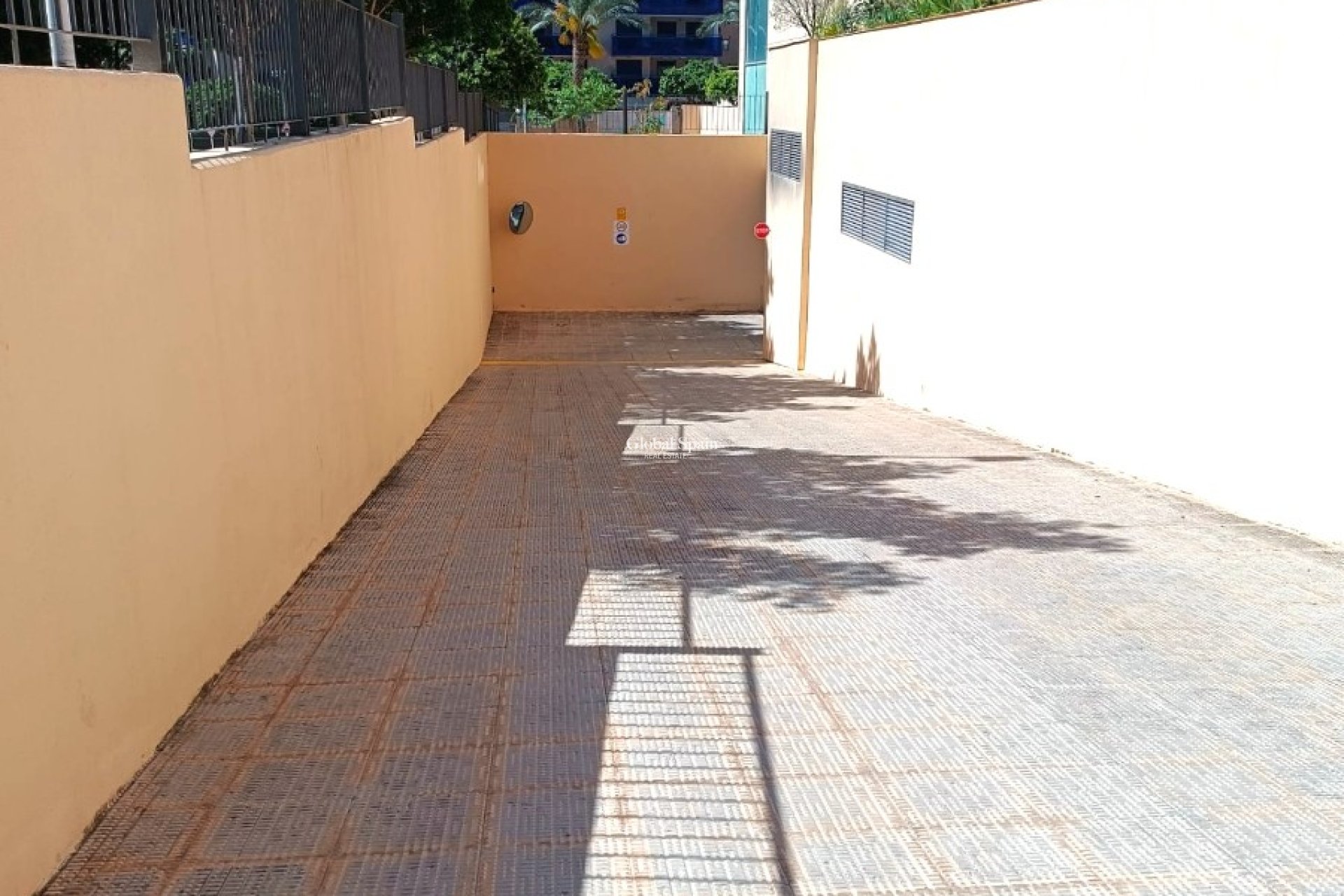 Odsprzedaż - MIEJSCA PARKINGOWE / GARAZ -
VILLAJOYOSA - Cala de Villajoyosa