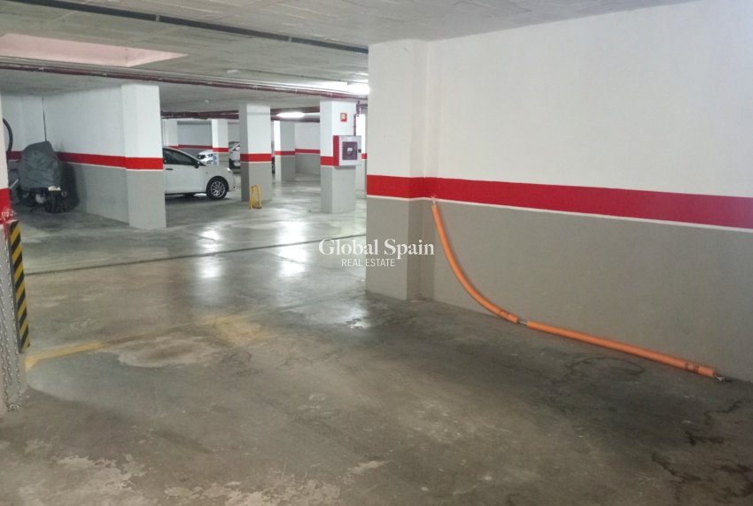 Odsprzedaż - MIEJSCA PARKINGOWE / GARAZ -
VILLAJOYOSA - Cala de Villajoyosa