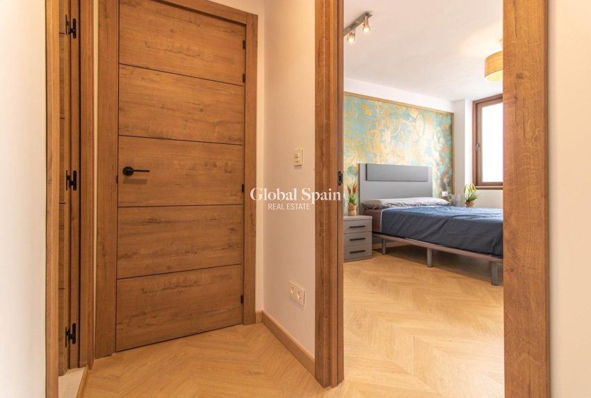 Odsprzedaż - Mieszkanie apartamentowe -
TORREVIEJA - Acequion