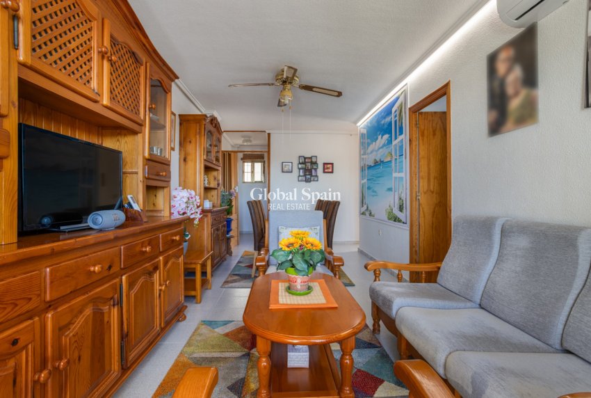 Odsprzedaż - Mieszkanie apartamentowe -
TORREVIEJA - La Siesta