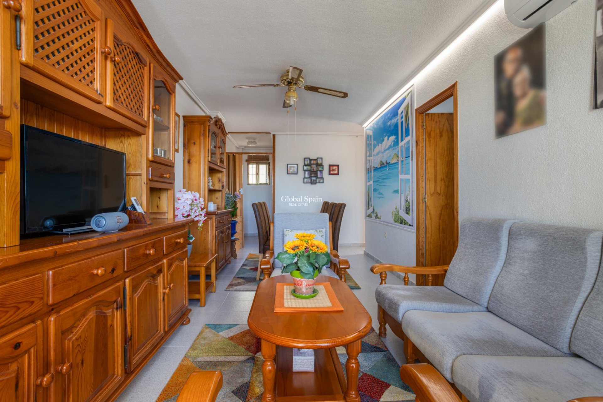 Odsprzedaż - Mieszkanie apartamentowe -
TORREVIEJA - La Siesta