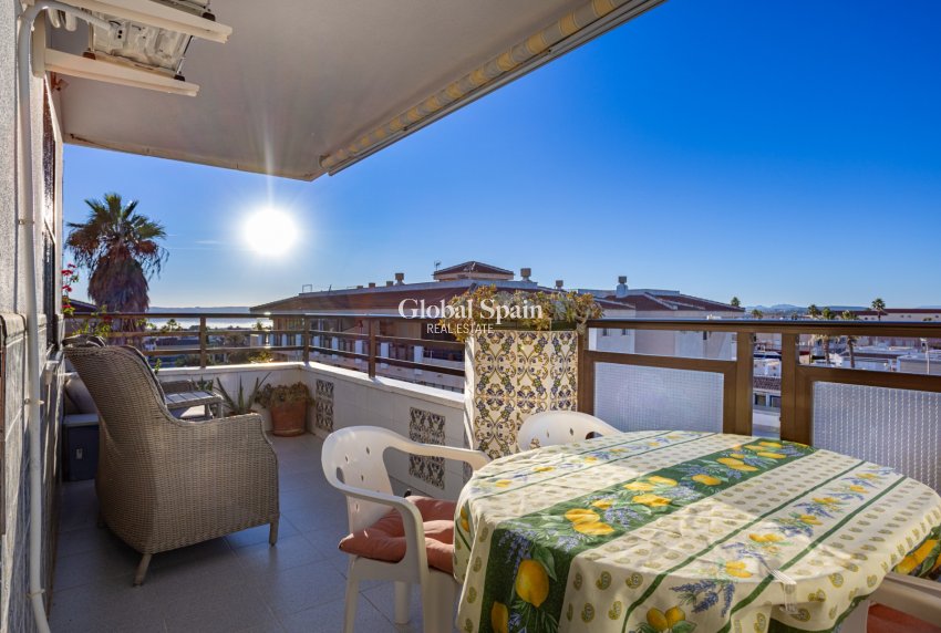 Odsprzedaż - Mieszkanie apartamentowe -
TORREVIEJA - La Siesta