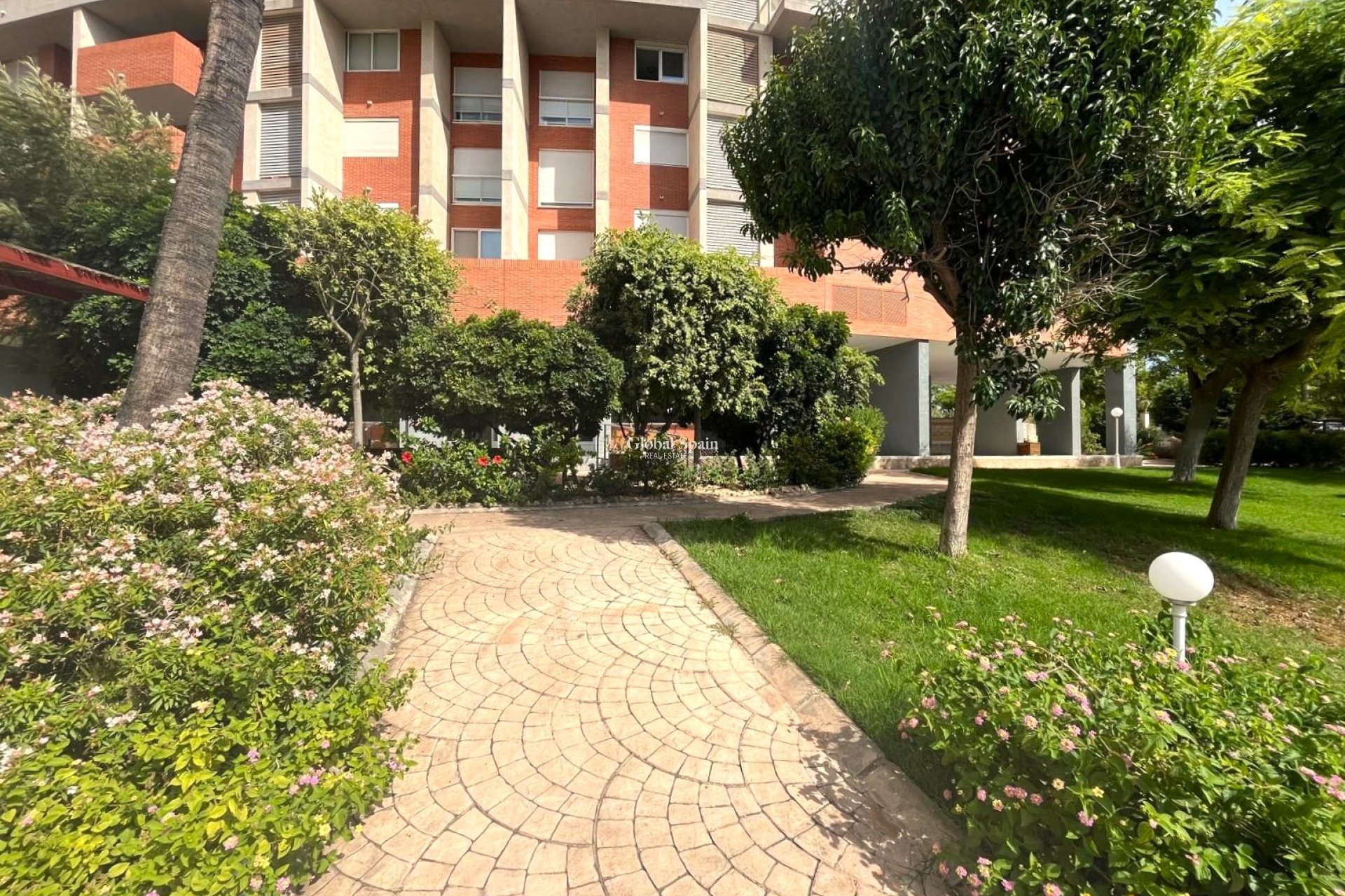 Odsprzedaż - MIESZKANIE -
BENIDORM - Centro