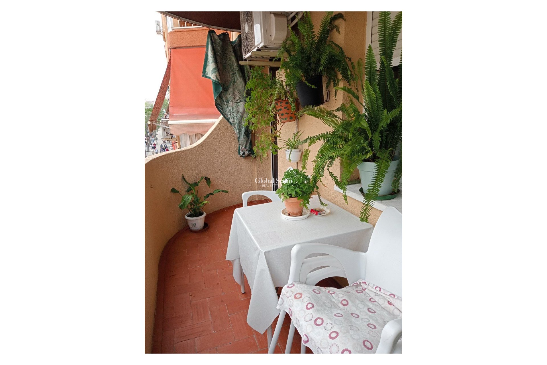 Odsprzedaż - MIESZKANIE -
BENIDORM - Levante