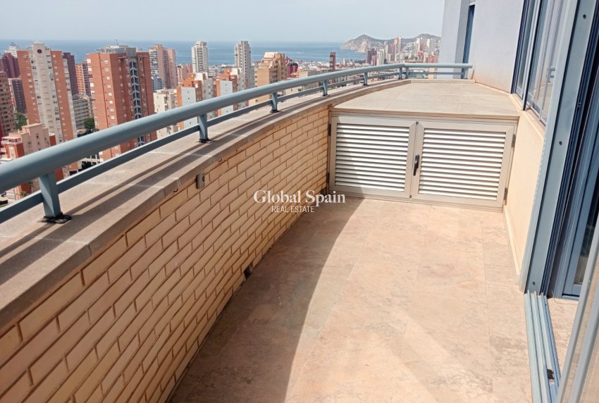 Odsprzedaż - MIESZKANIE -
BENIDORM - Levante