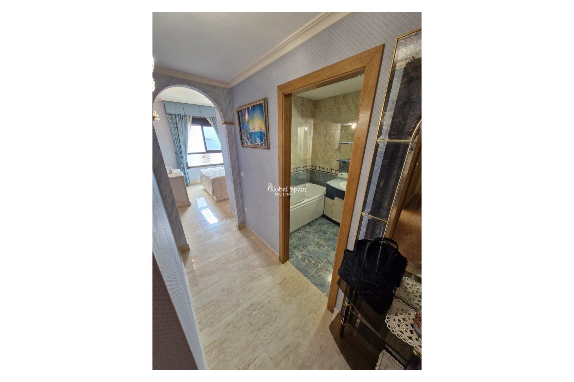 Odsprzedaż - MIESZKANIE -
BENIDORM - Levante