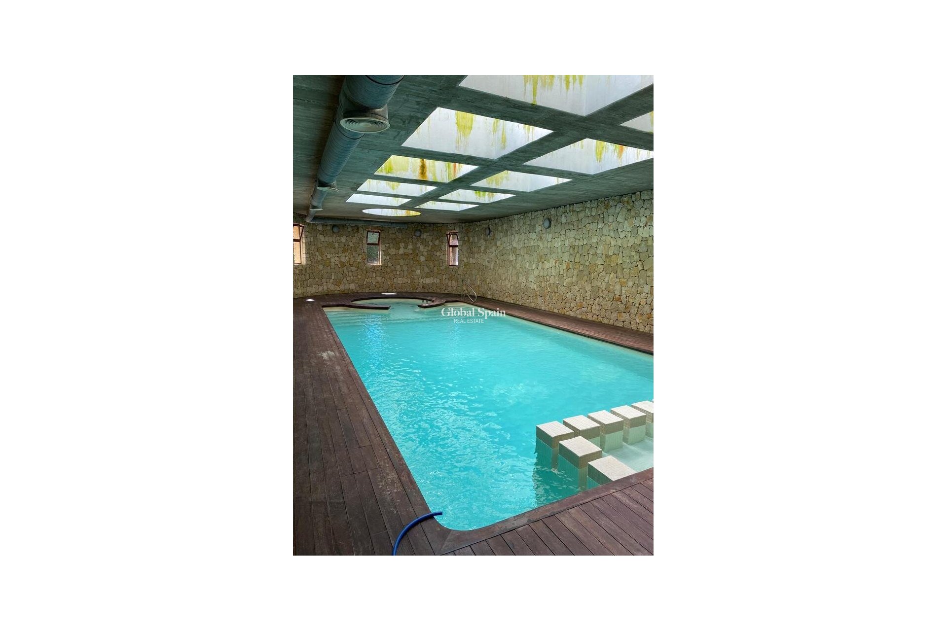 Odsprzedaż - MIESZKANIE -
BENISSA - Costa Blanca