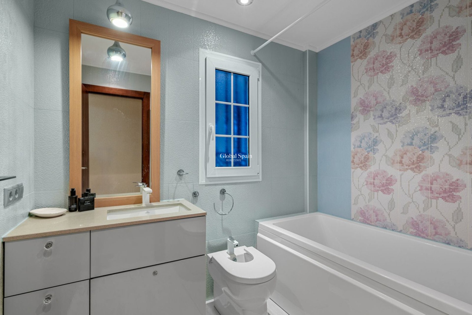 Odsprzedaż - MIESZKANIE -
CABO ROIG - Costa Blanca