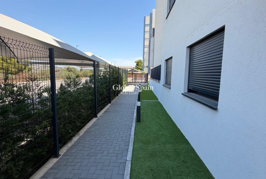 Odsprzedaż - MIESZKANIE -
DEHESA DE CAMPOAMOR - Costa Blanca