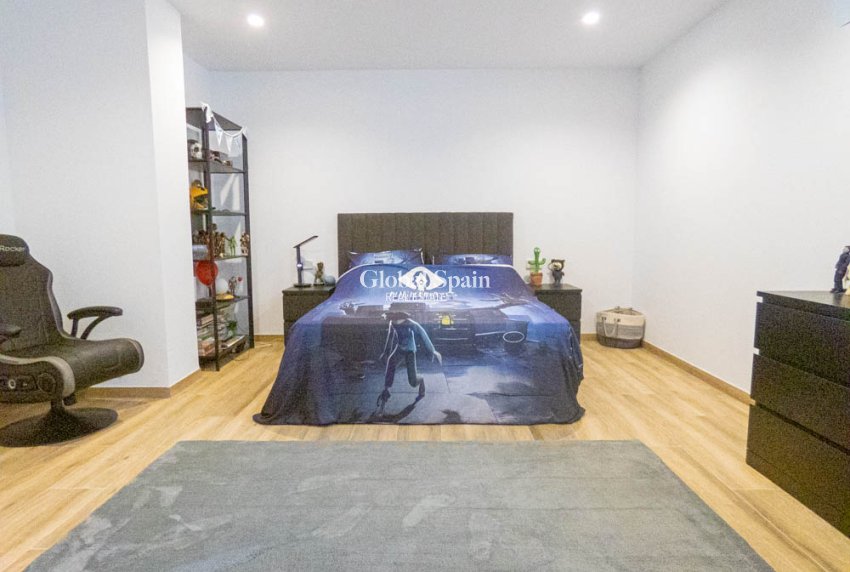 Odsprzedaż - MIESZKANIE -
FONT DEL LLOP - 