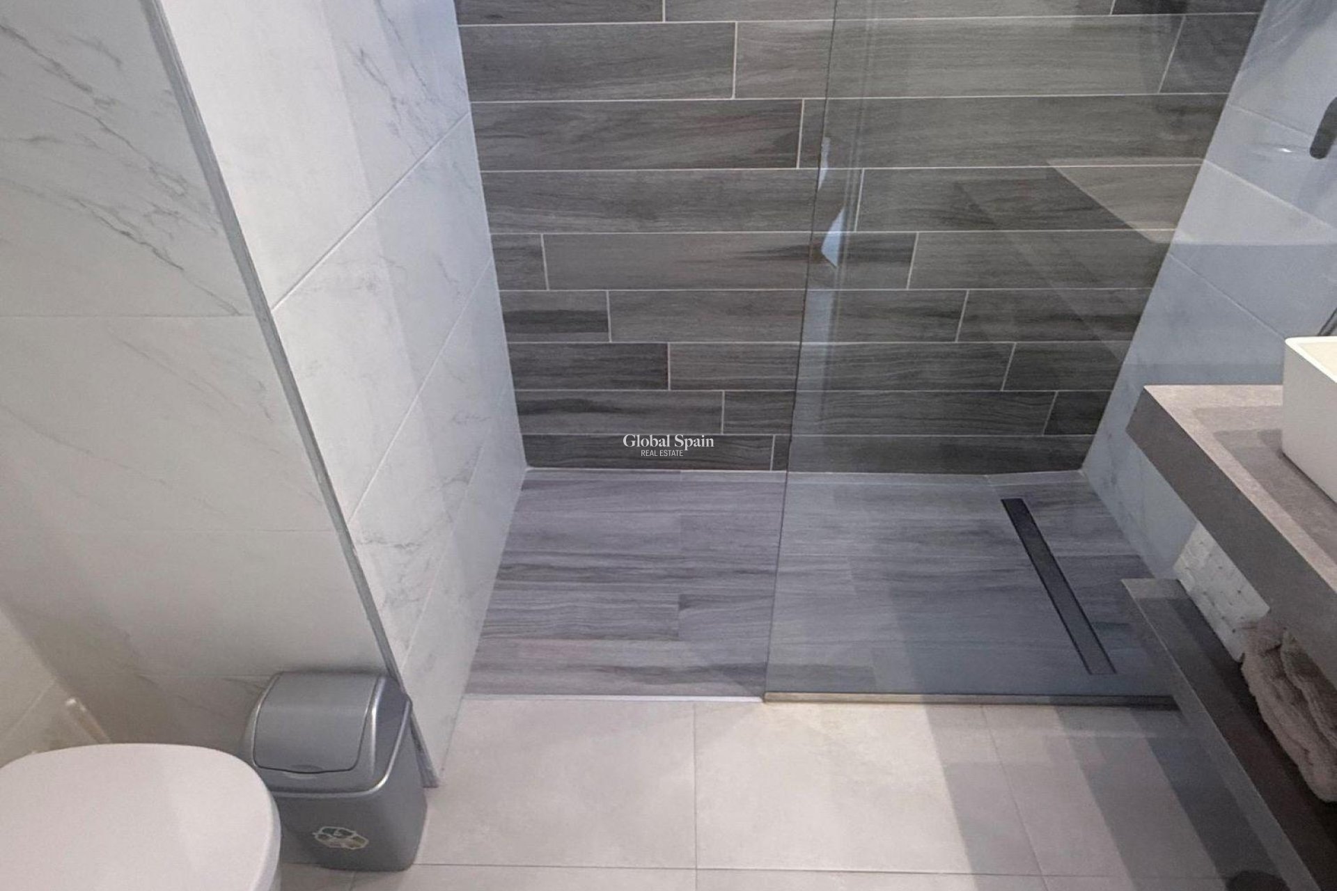 Odsprzedaż - MIESZKANIE -
GUARDAMAR DEL SEGURA - Oasis Beach