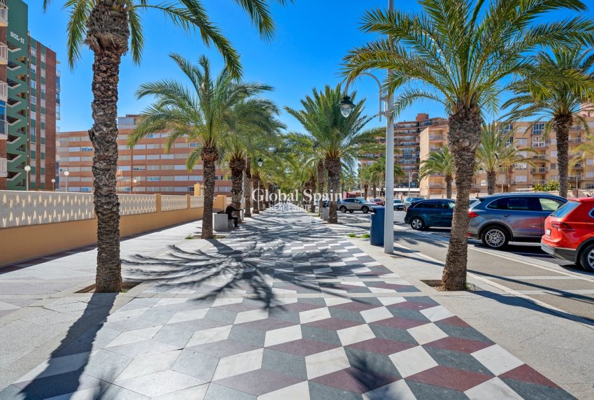 Odsprzedaż - MIESZKANIE -
LOS ARENALES DEL SOL - Segunda linea playa