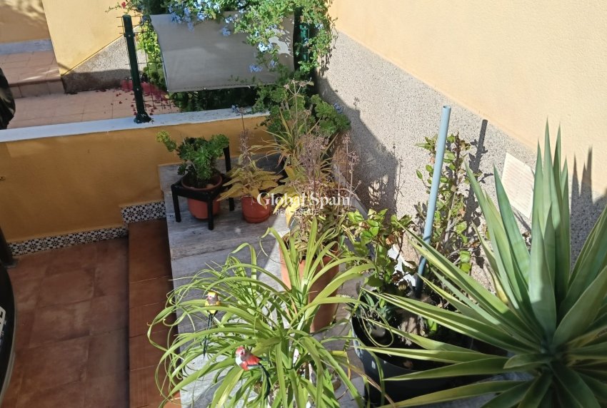 Odsprzedaż - MIESZKANIE -
LOS MONTESINOS - Costa Blanca