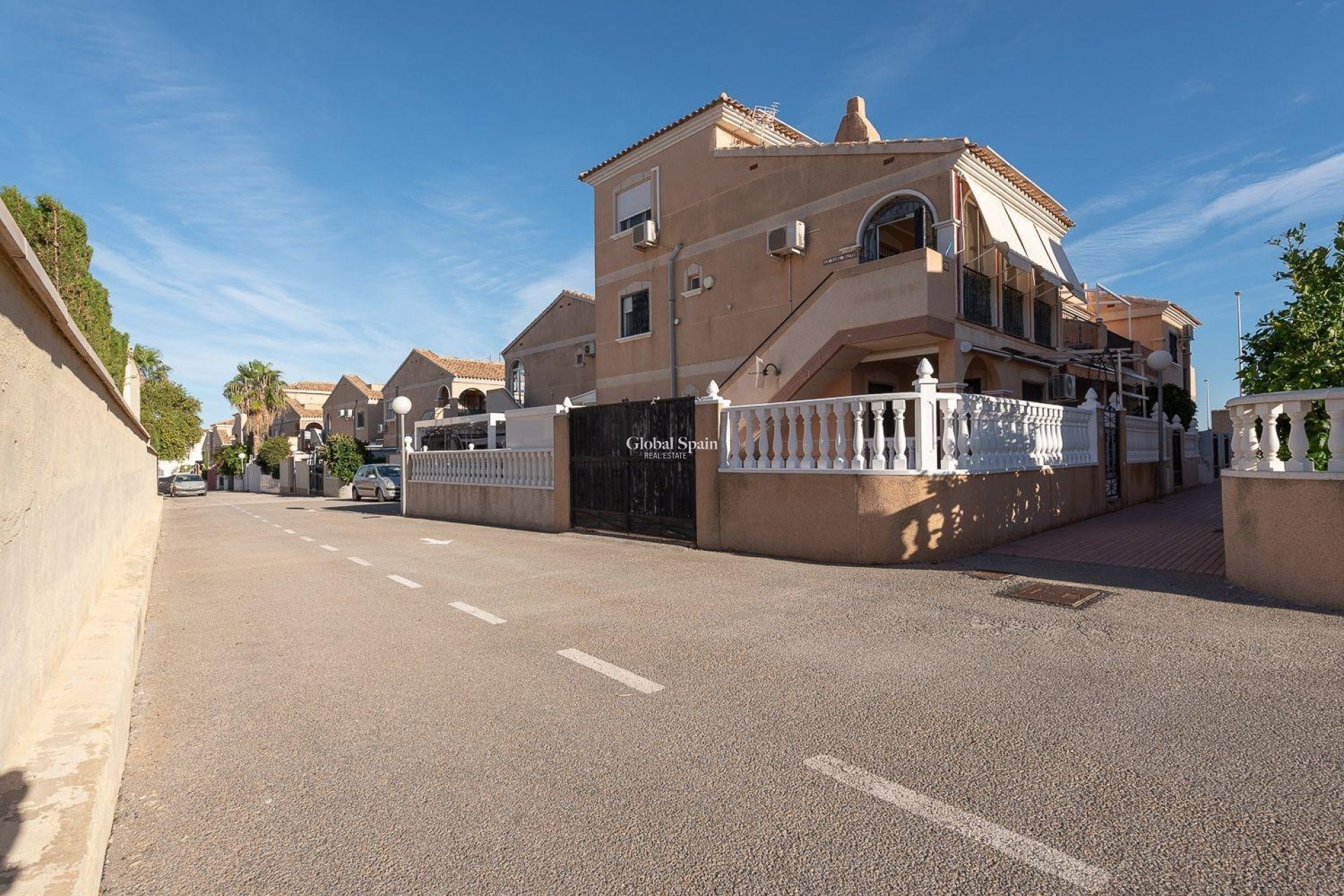 Odsprzedaż - MIESZKANIE -
ORIHUELA COSTA - La Regia