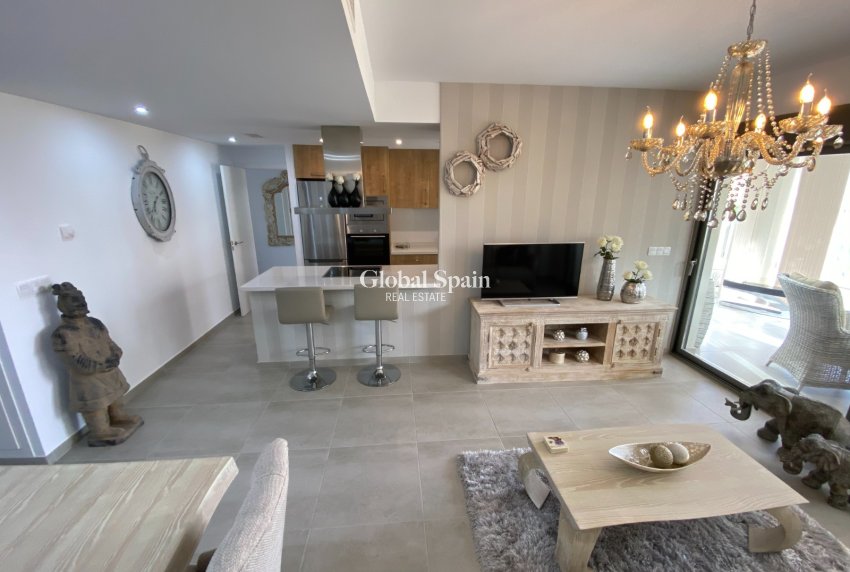 Odsprzedaż - MIESZKANIE -
ORIHUELA COSTA - VILLAMARTÍN