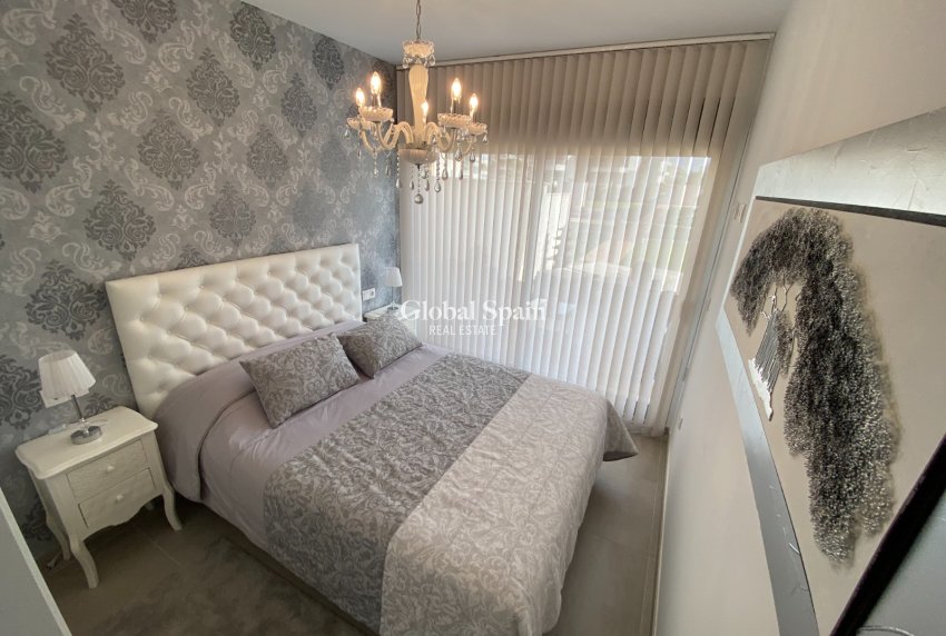 Odsprzedaż - MIESZKANIE -
ORIHUELA COSTA - VILLAMARTÍN