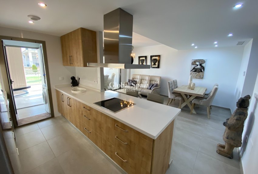 Odsprzedaż - MIESZKANIE -
ORIHUELA COSTA - VILLAMARTÍN