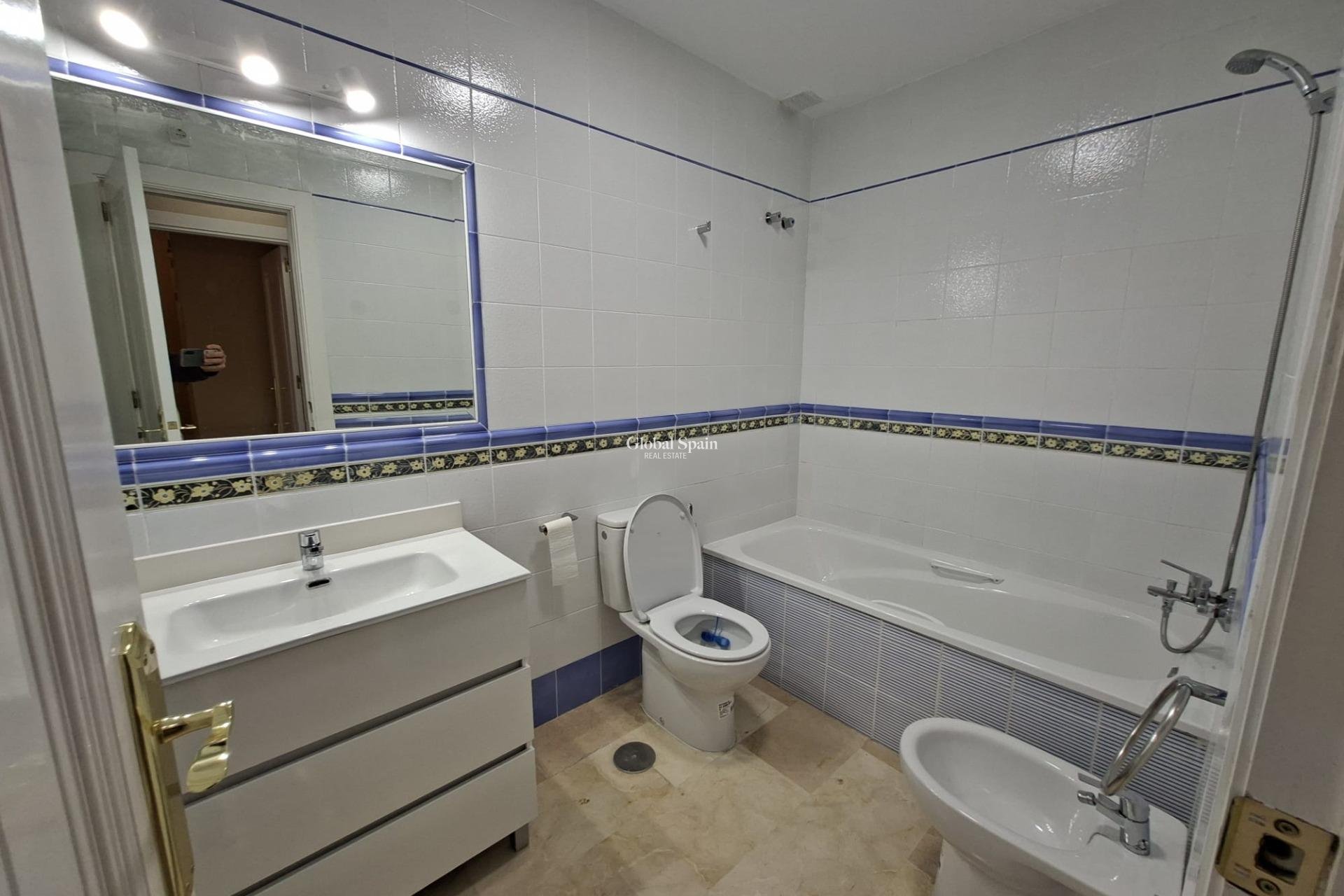 Odsprzedaż - MIESZKANIE -
ORIHUELA COSTA - VILLAMARTÍN