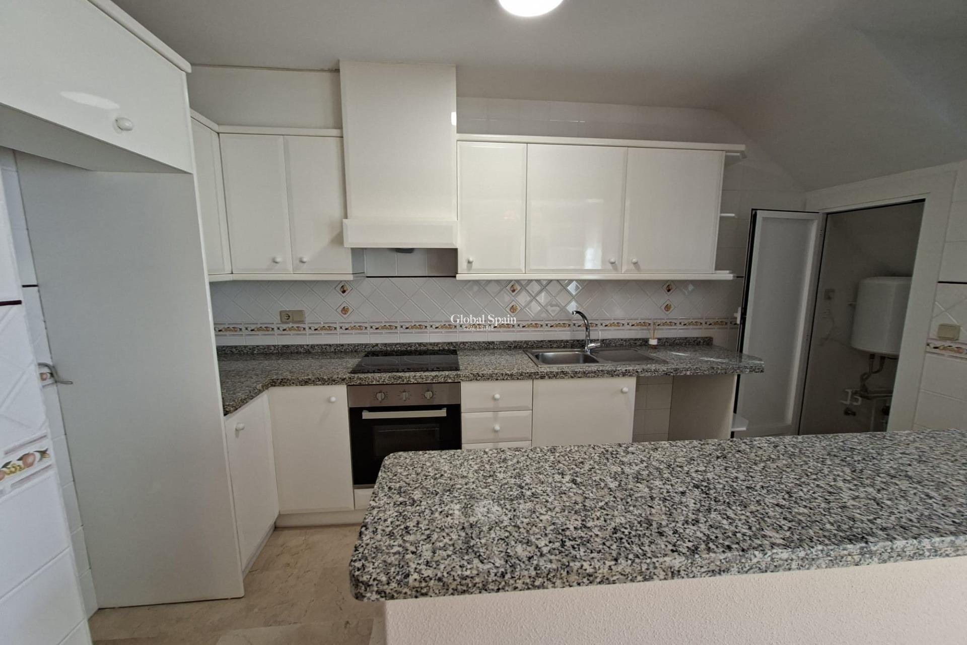 Odsprzedaż - MIESZKANIE -
ORIHUELA COSTA - VILLAMARTÍN