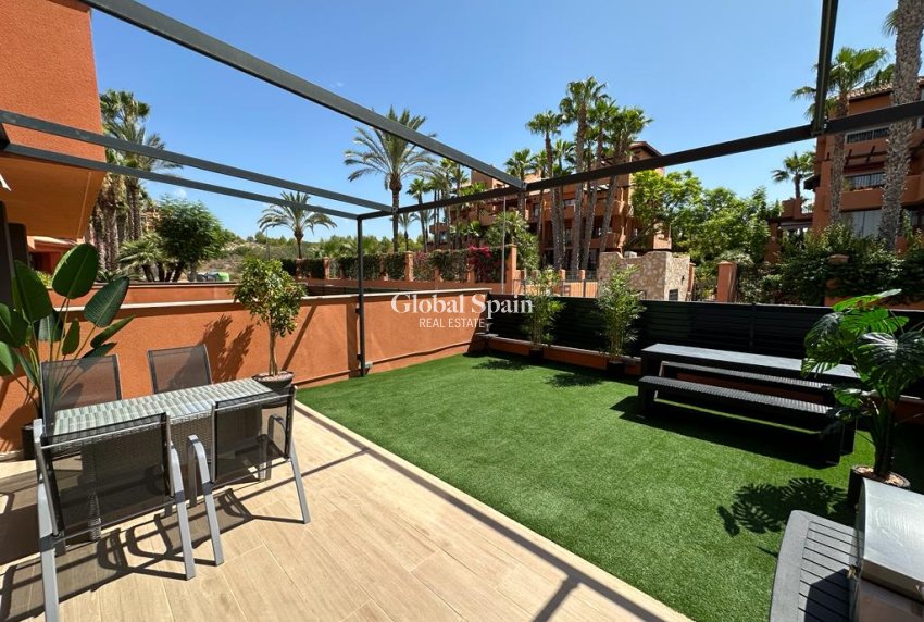 Odsprzedaż - MIESZKANIE -
ORIHUELA COSTA - VILLAMARTÍN