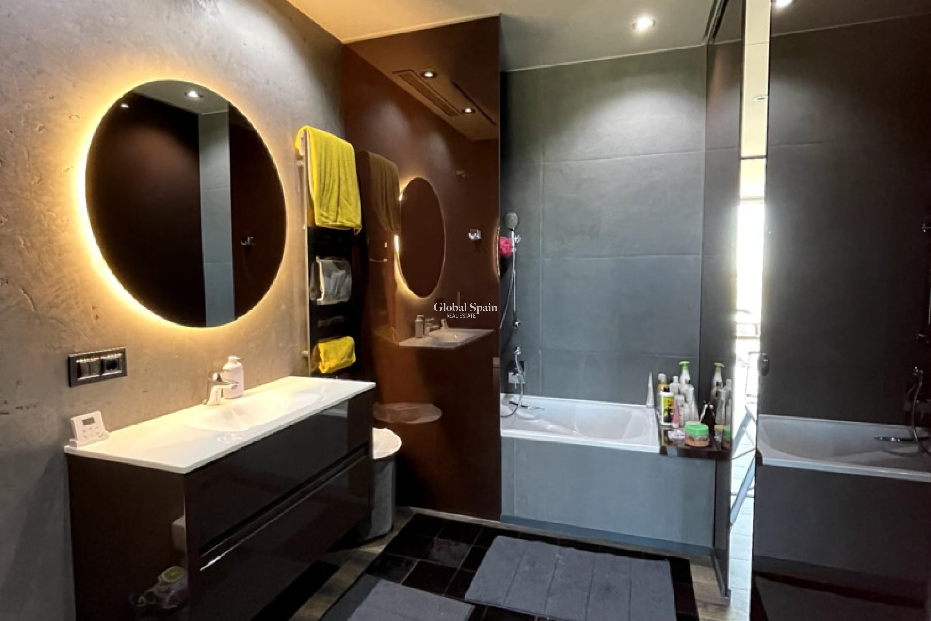 Odsprzedaż - MIESZKANIE -
ORIHUELA COSTA - 