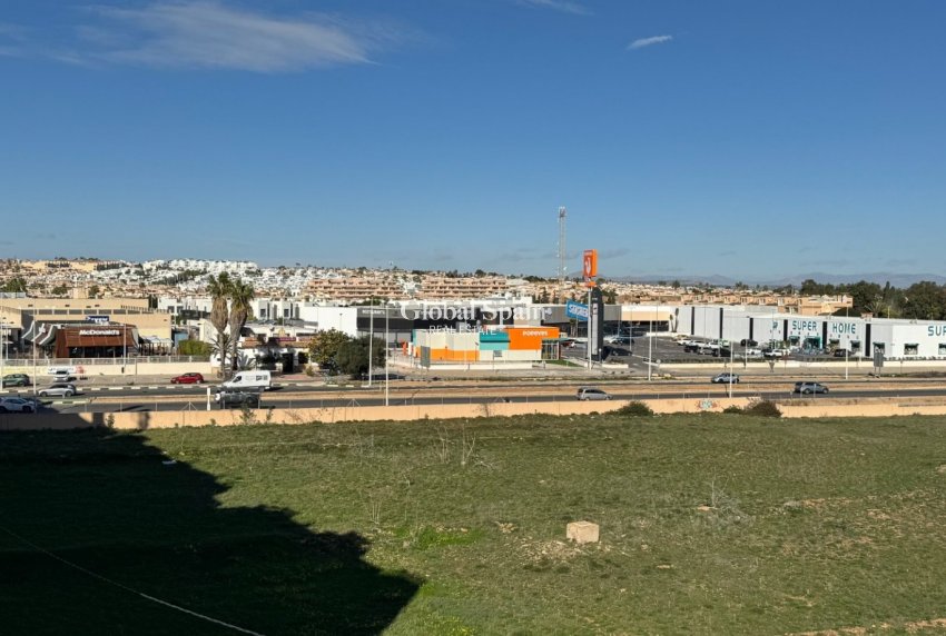 Odsprzedaż - MIESZKANIE -
ORIHUELA COSTA - 