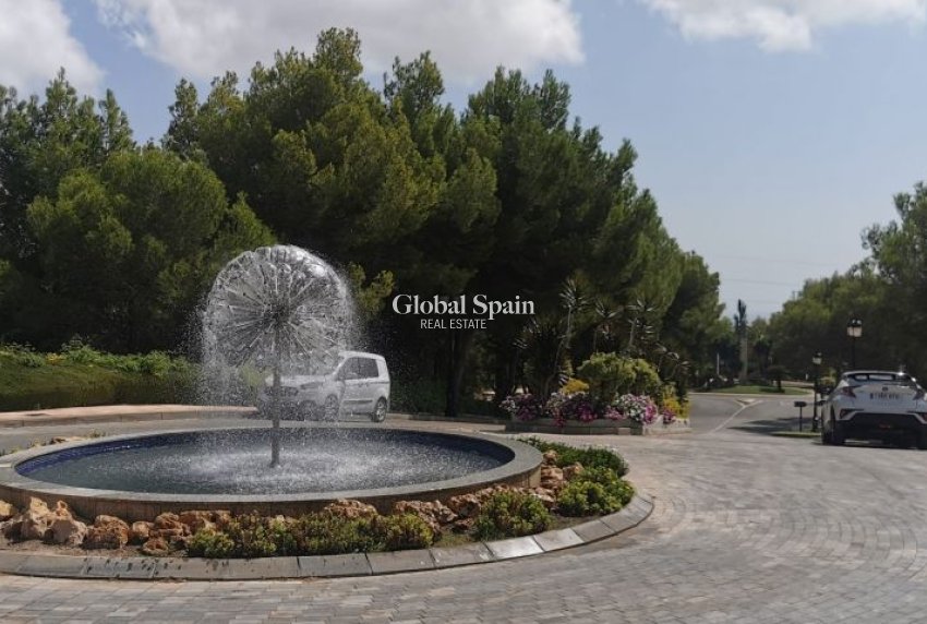 Odsprzedaż - MIESZKANIE -
ORIHUELA COSTA - 