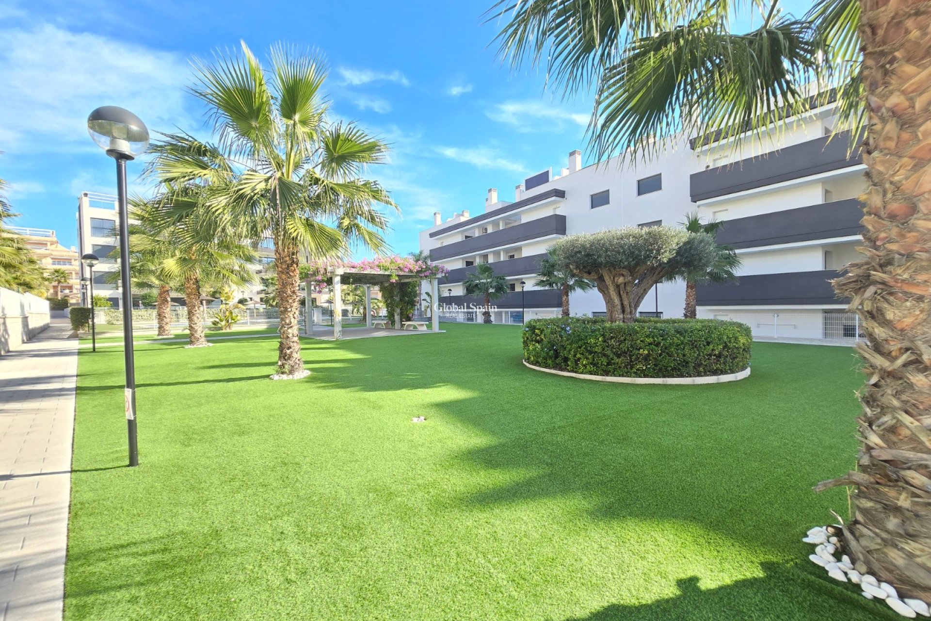 Odsprzedaż - MIESZKANIE -
ORIHUELA COSTA - 