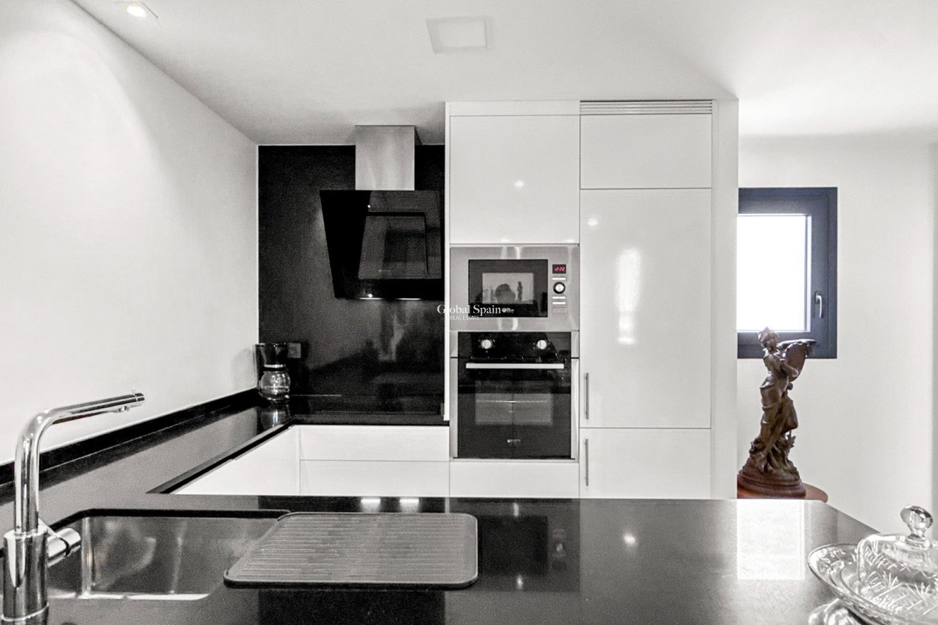Odsprzedaż - MIESZKANIE -
ORIHUELA COSTA - 
