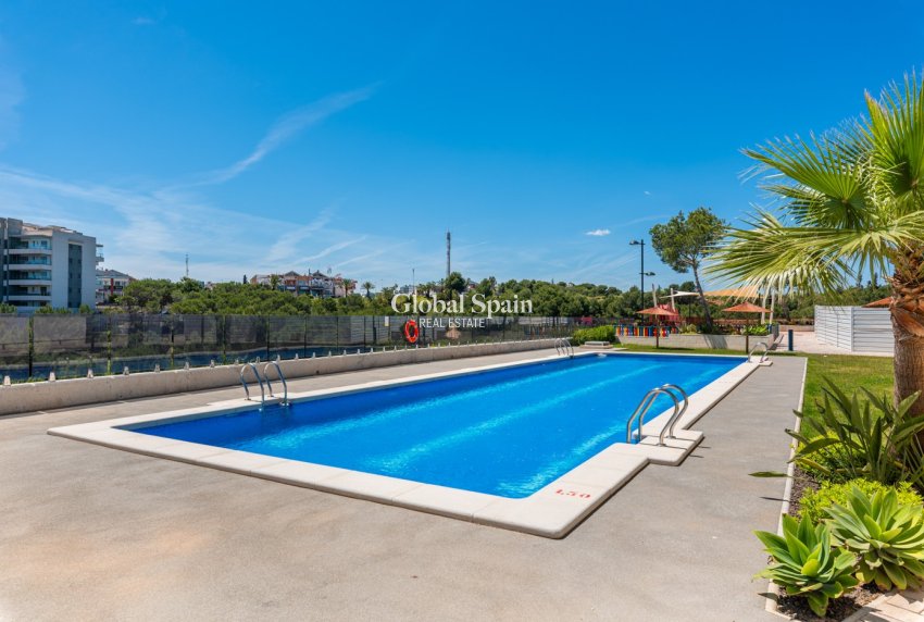 Odsprzedaż - MIESZKANIE -
ORIHUELA COSTA - 