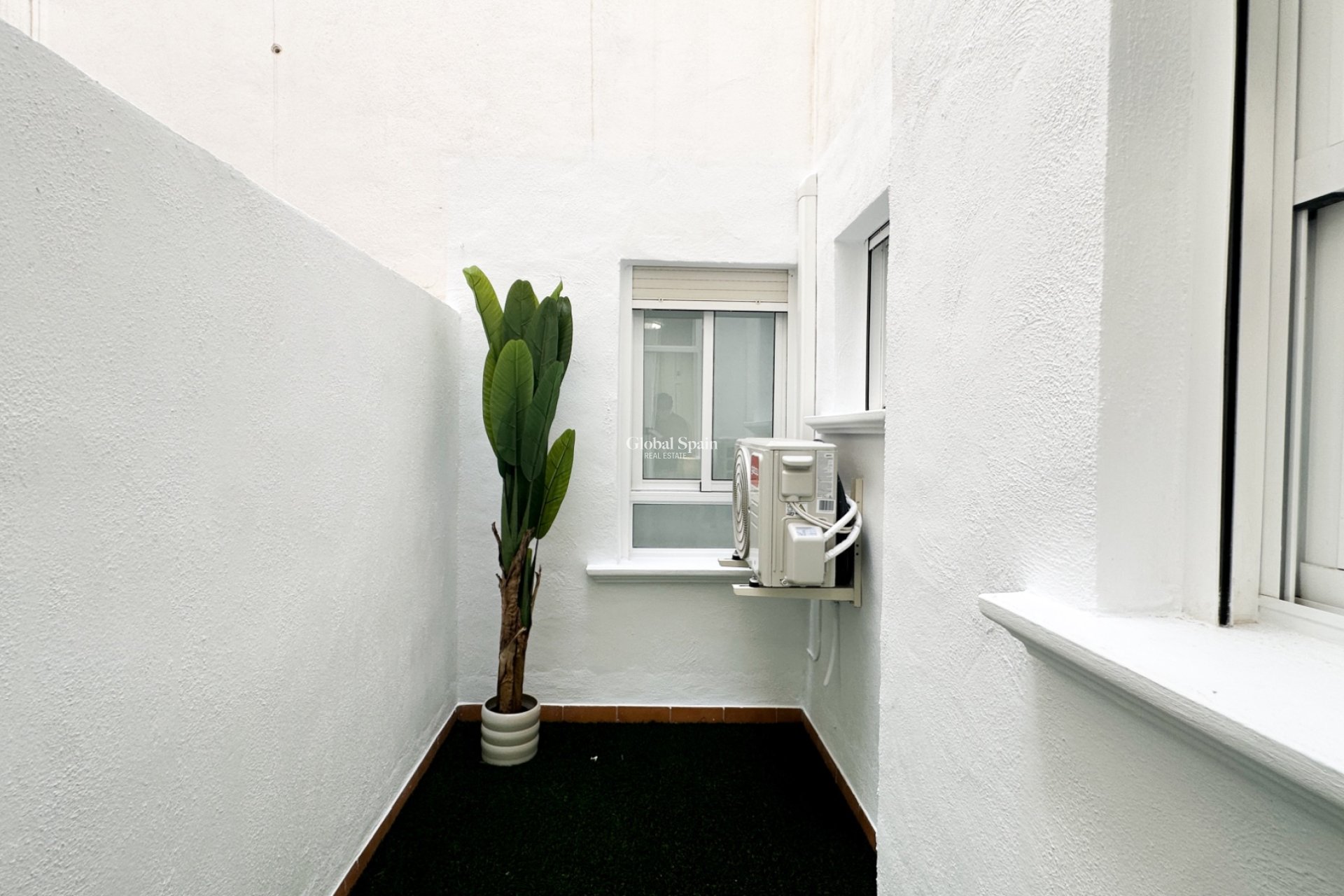Odsprzedaż - MIESZKANIE -
ORIHUELA COSTA - 