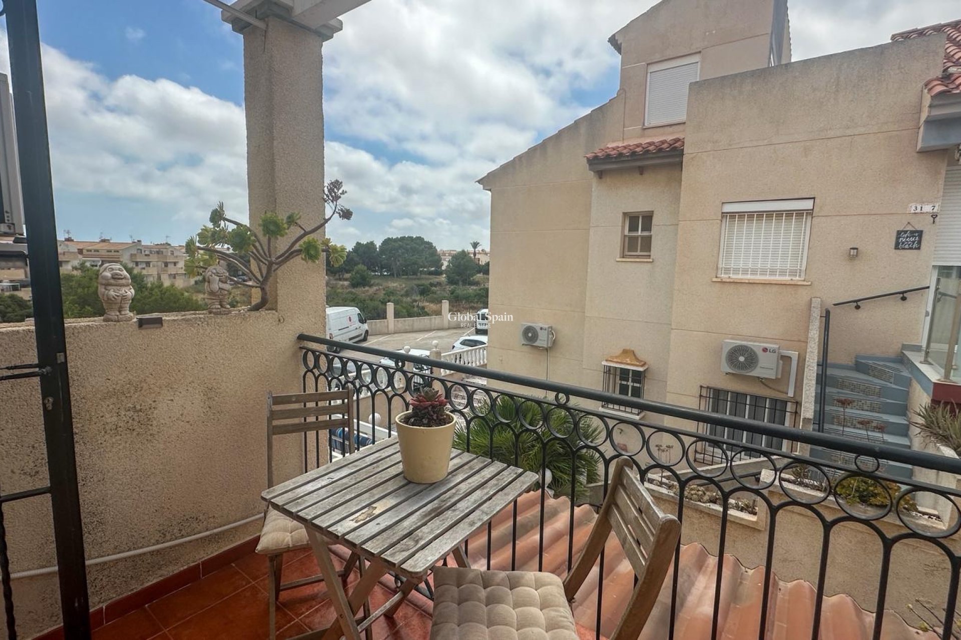 Odsprzedaż - MIESZKANIE -
ORIHUELA COSTA - 