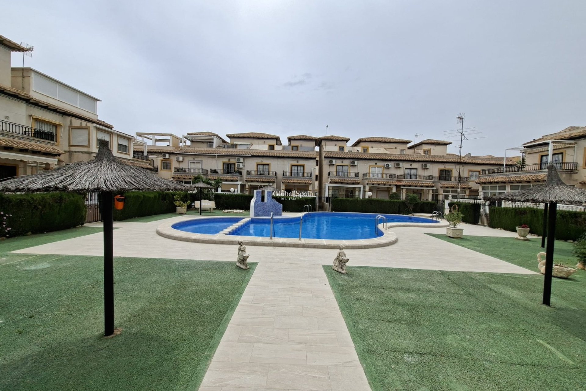 Odsprzedaż - MIESZKANIE -
ORIHUELA COSTA - 