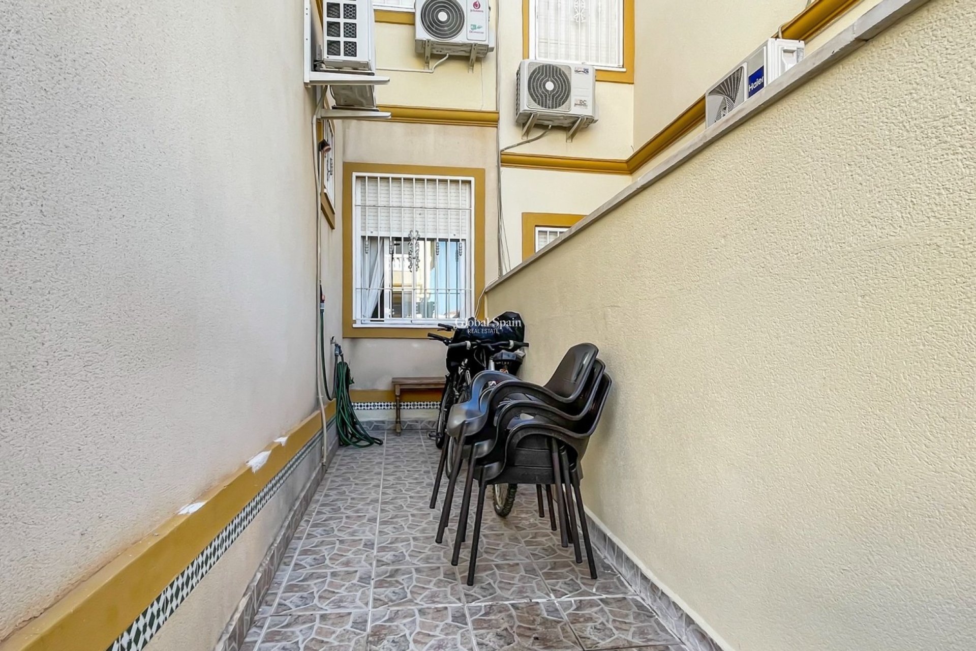 Odsprzedaż - MIESZKANIE -
ORIHUELA COSTA - 