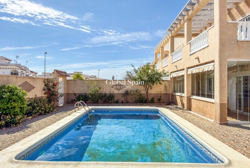 Odsprzedaż - MIESZKANIE -
ORIHUELA COSTA - 