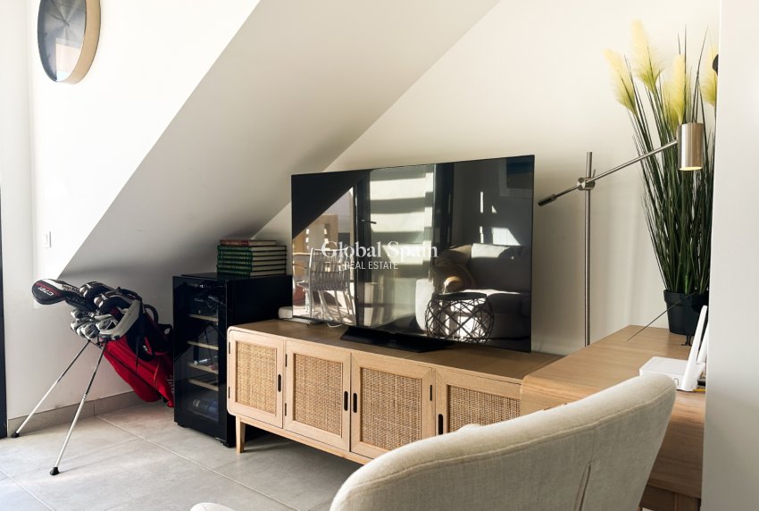 Odsprzedaż - MIESZKANIE -
ORIHUELA COSTA - 