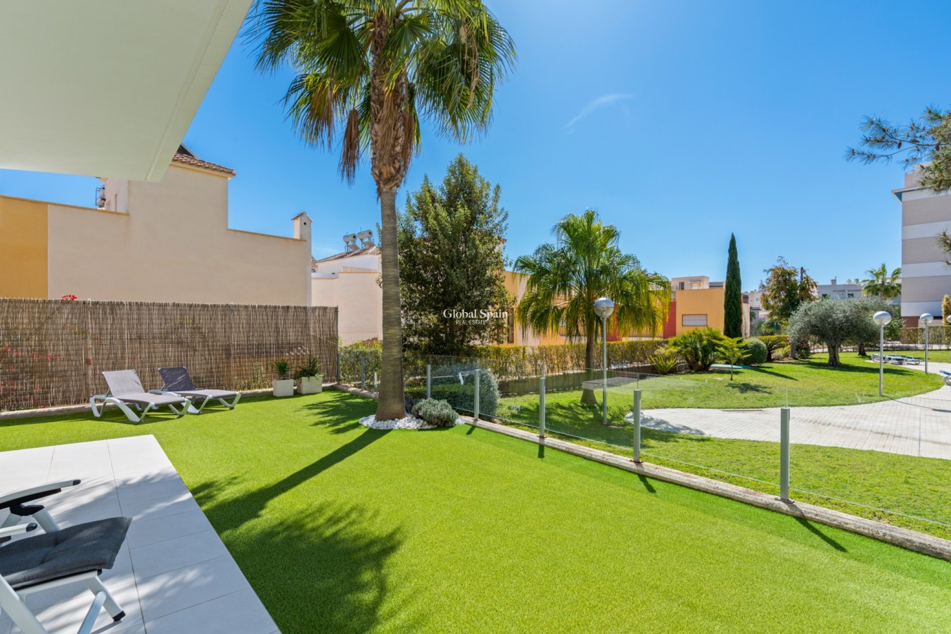 Odsprzedaż - MIESZKANIE -
ORIHUELA COSTA - 