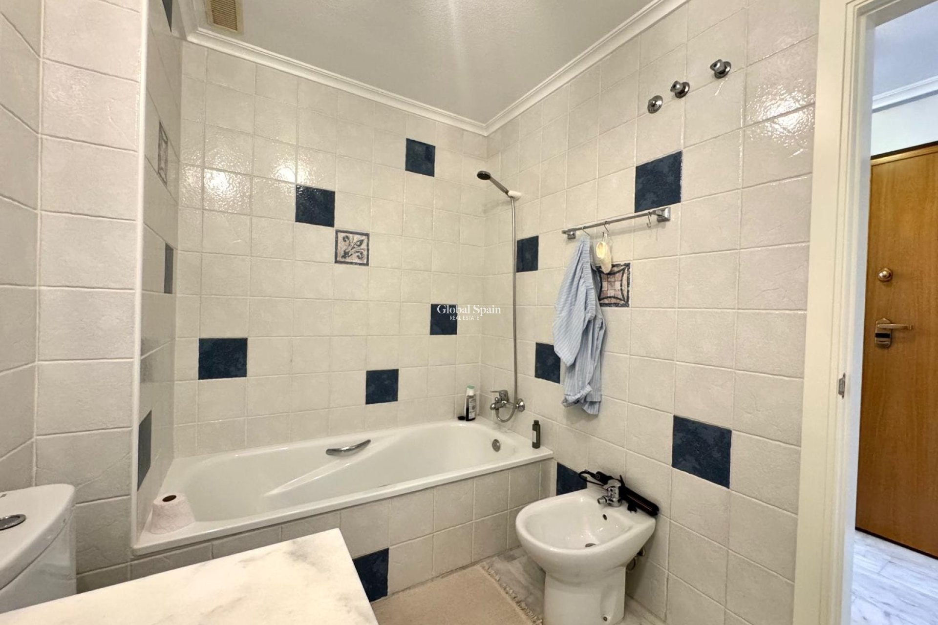 Odsprzedaż - MIESZKANIE -
ORIHUELA COSTA - 