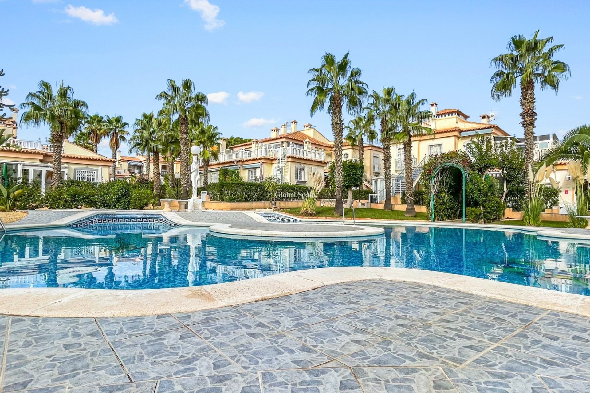 Odsprzedaż - MIESZKANIE -
ORIHUELA COSTA - 