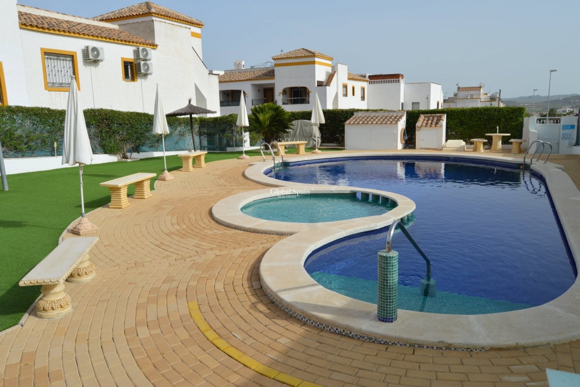 Odsprzedaż - MIESZKANIE -
ORIHUELA - Entre Naranjos