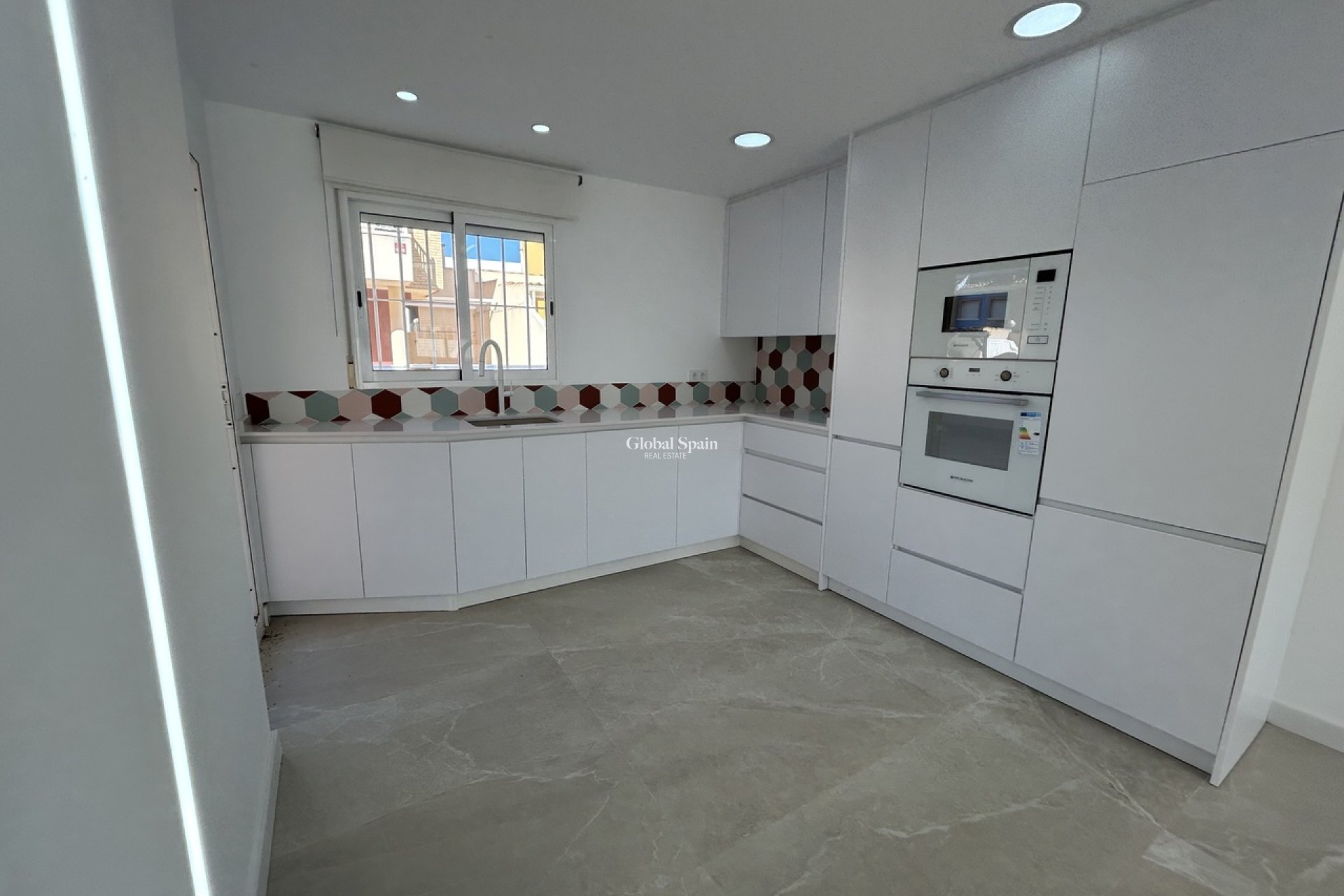 Odsprzedaż - MIESZKANIE -
PILAR DE LA HORADADA - 