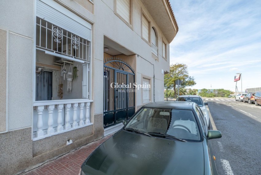 Odsprzedaż - MIESZKANIE -
TORREVIEJA - Acequion