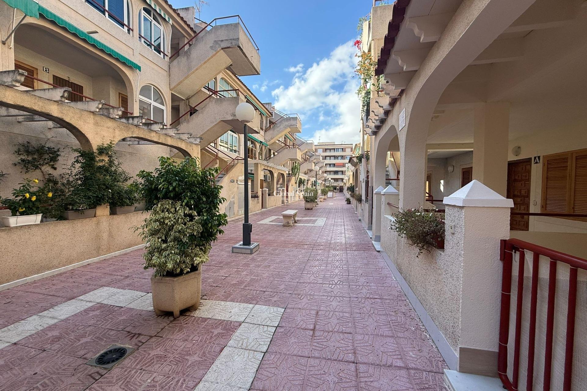 Odsprzedaż - MIESZKANIE -
TORREVIEJA - Acequion