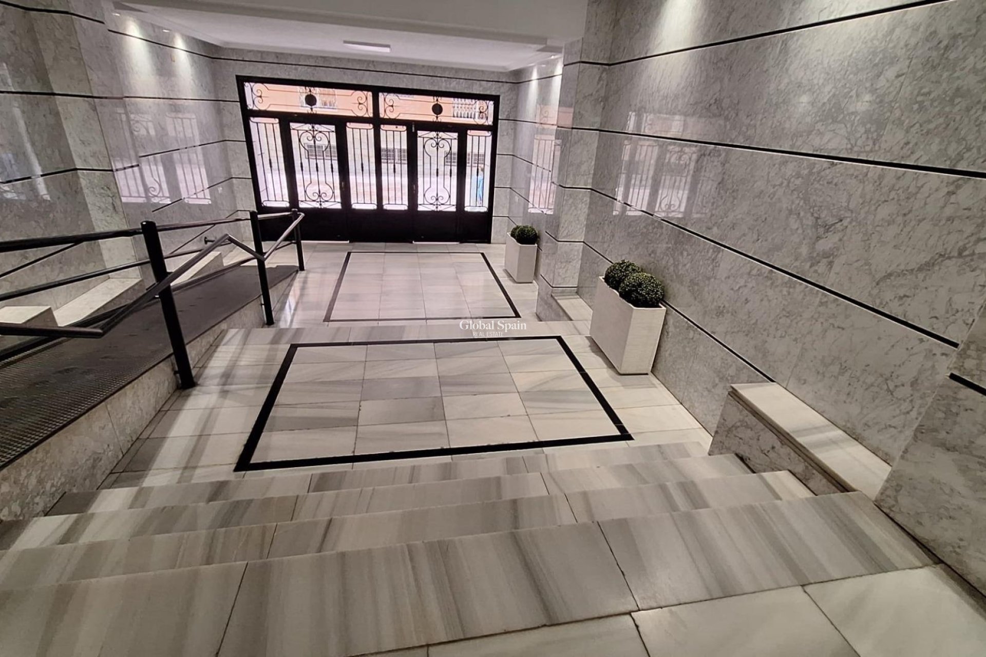 Odsprzedaż - MIESZKANIE -
TORREVIEJA - Acequion