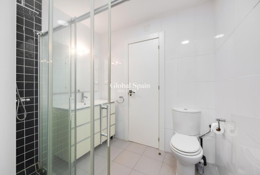 Odsprzedaż - MIESZKANIE -
TORREVIEJA - Acequion