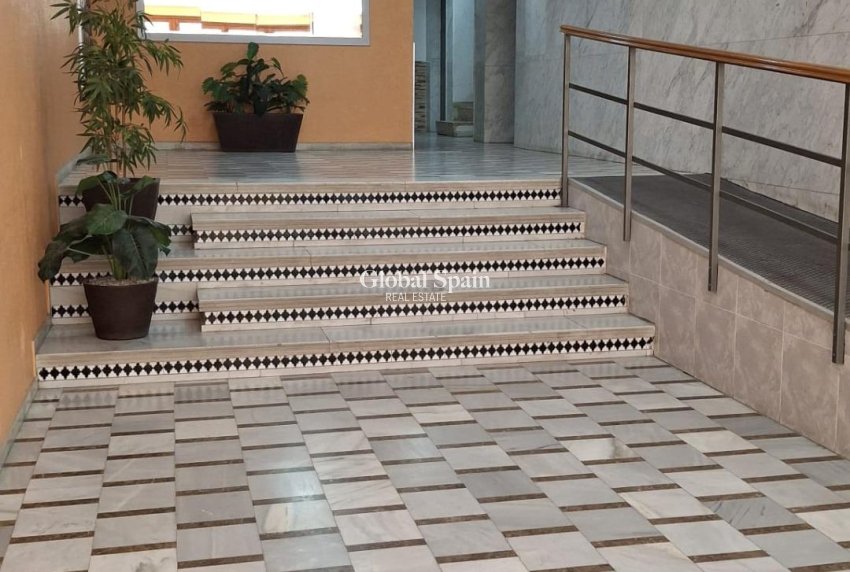 Odsprzedaż - MIESZKANIE -
TORREVIEJA - Acequion