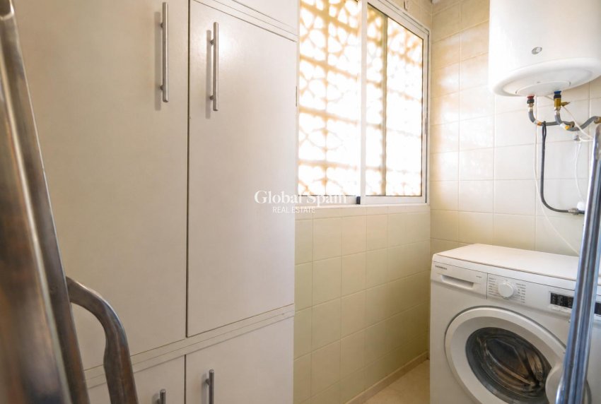 Odsprzedaż - MIESZKANIE -
TORREVIEJA - Acequion